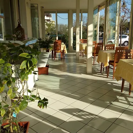 Hotel Primula 2*